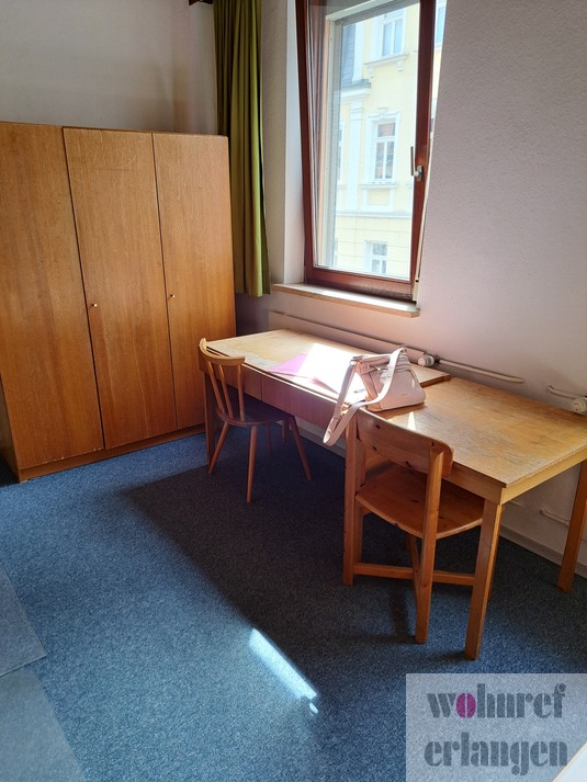 Schreibtisch